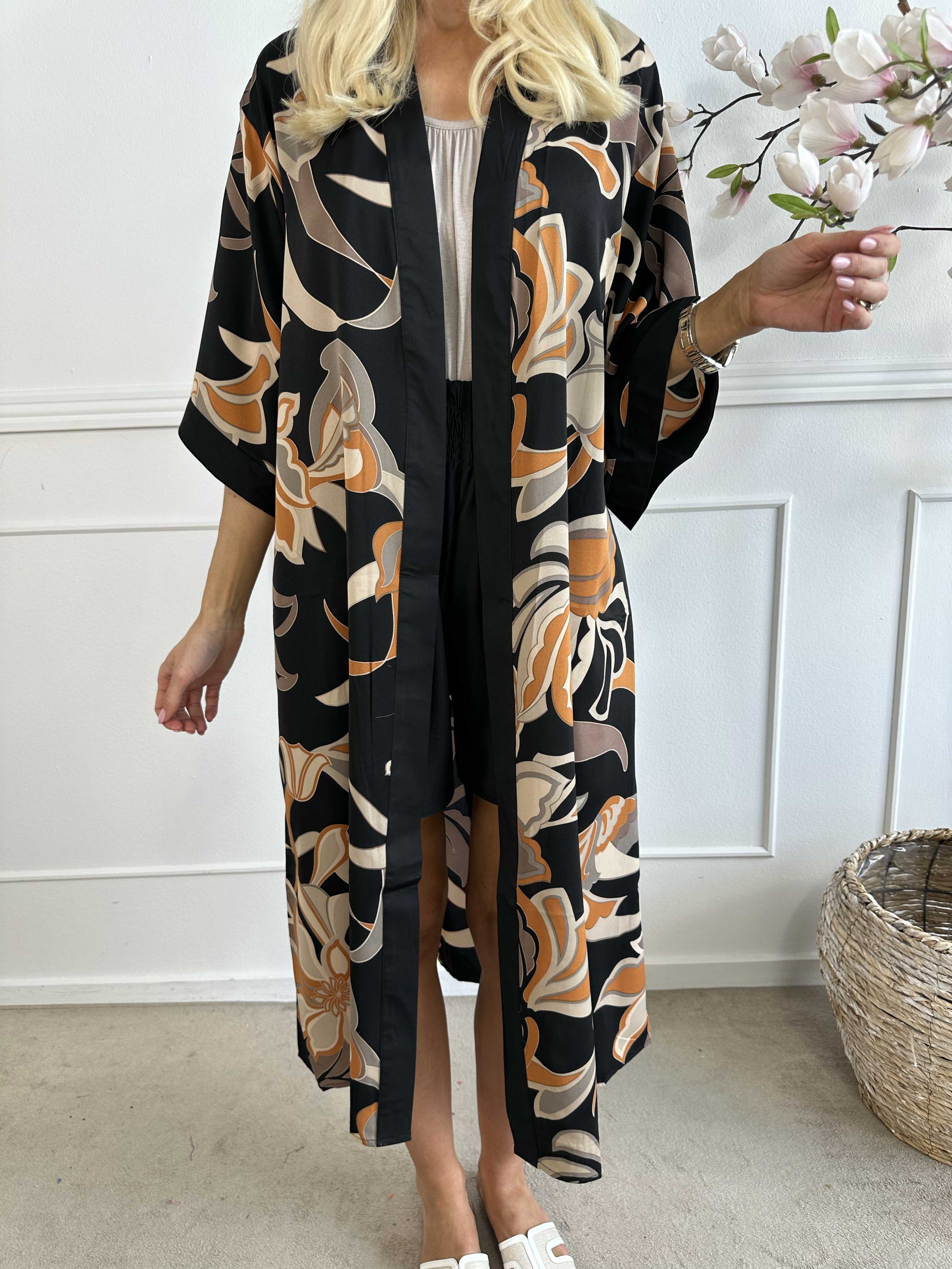 Nora - Lang kimono i viskose med mønster